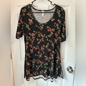 Lularoe Perfect Tee Size M